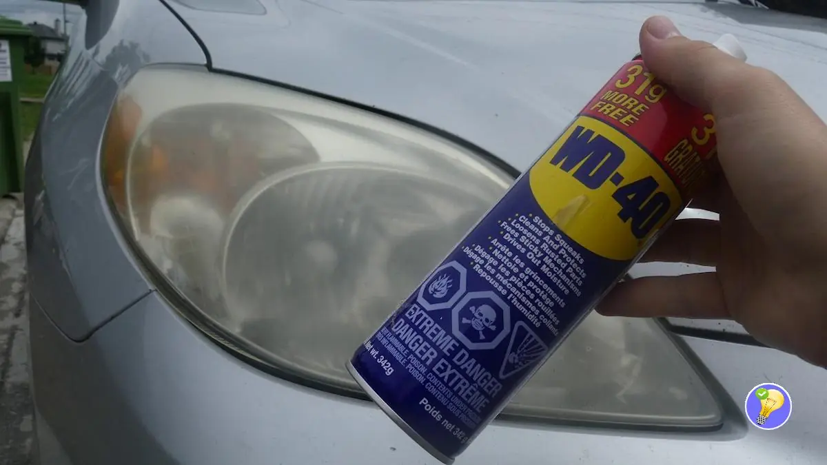 Astuce pour nettoyer les phares de votre voiture avec le WD-40